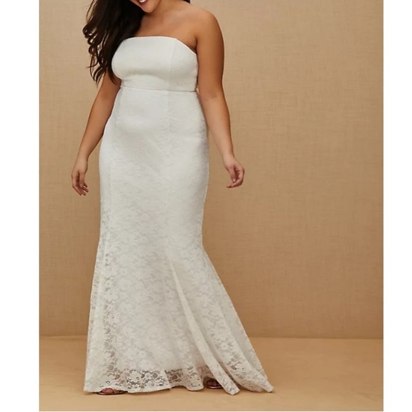 torrid Dresses & Skirts - TORRID NWT WHITE LACE STRAPLESS FIT & FLARE WEDDING DRESS